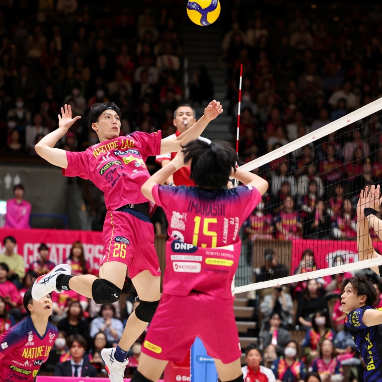 本赛季老将出勤率：伦纳德28%，库里84%，詹姆斯93%，保罗100%